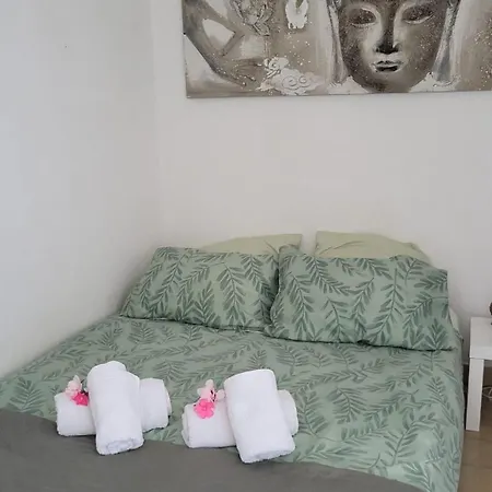 - Proche Apartment